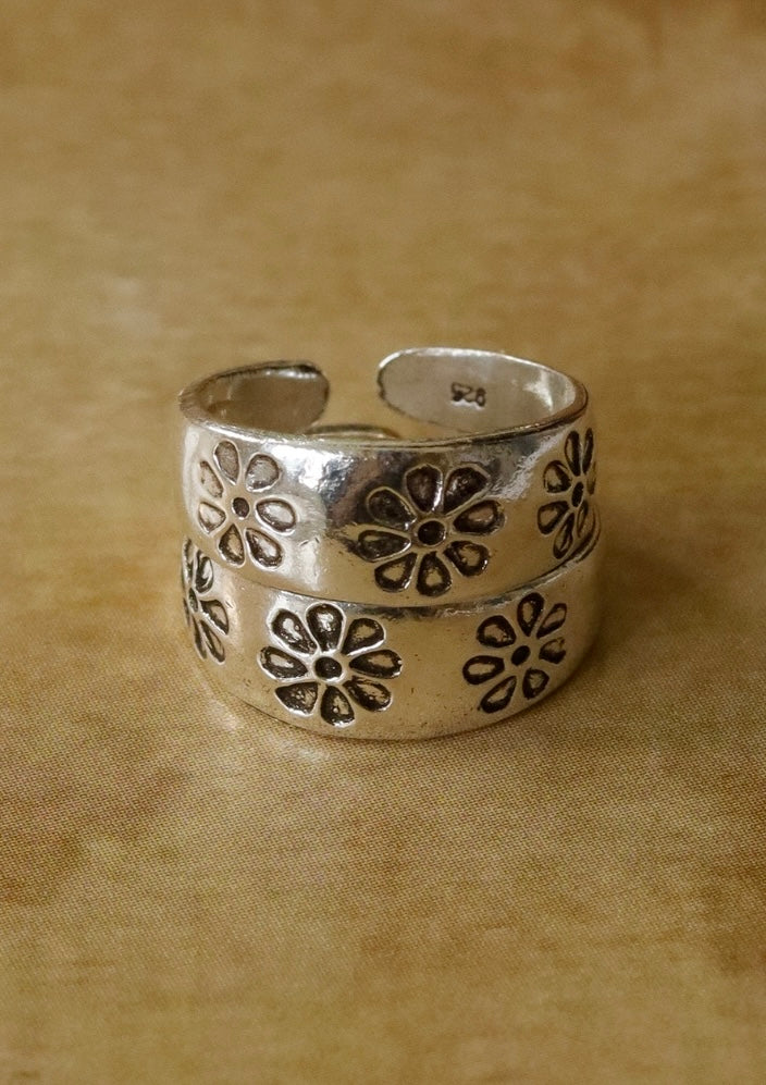 Marigold Silver Toe Ring