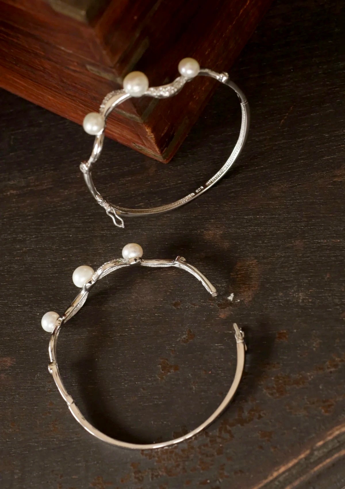 Pearl studded Openable Bangle